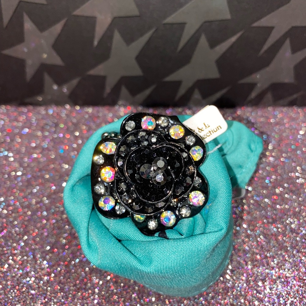 Rhinestone fashion ring